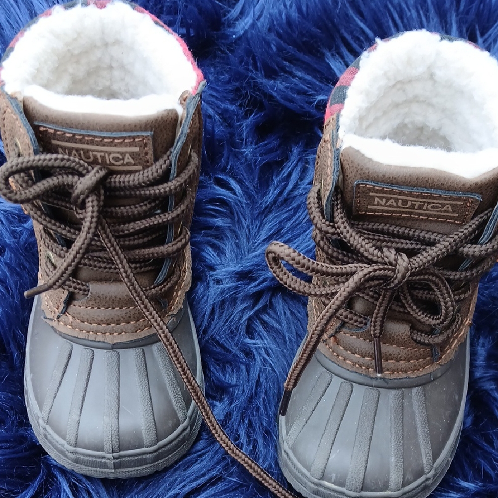 Nautica Brown and Black Durable Boots